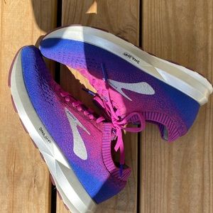 Women’s Brooks Levitate 2 Running Shoes 7.5